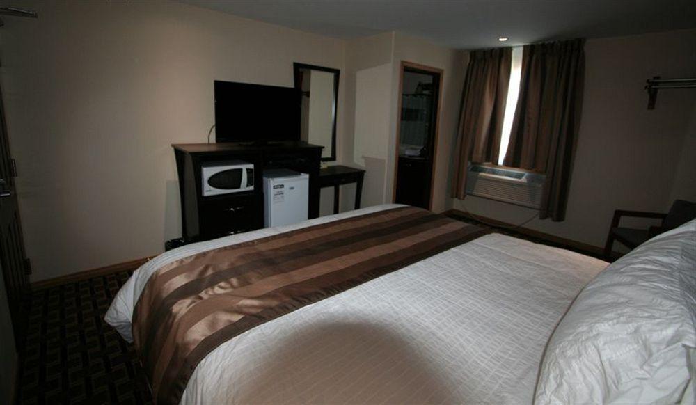 Masterson'S Motel Greater Napanee Exterior foto